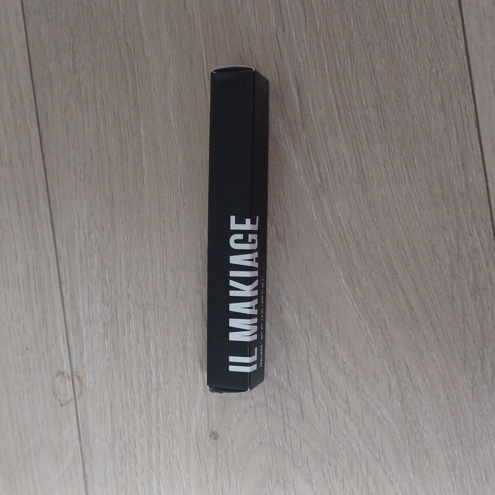 Il makiage black ink eye liner